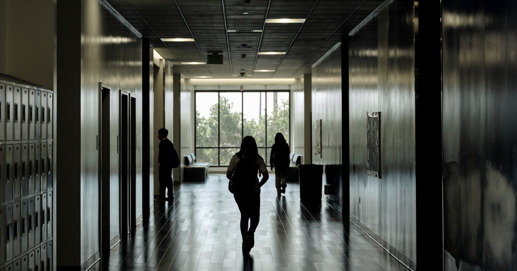 Featured image for Controversy Over ICE Welfare Checks on Migrant Children