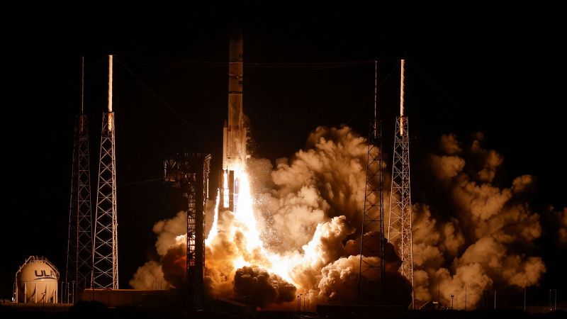 "Controversy Over Sending Human Remains to the Moon Sparks White House Meeting"