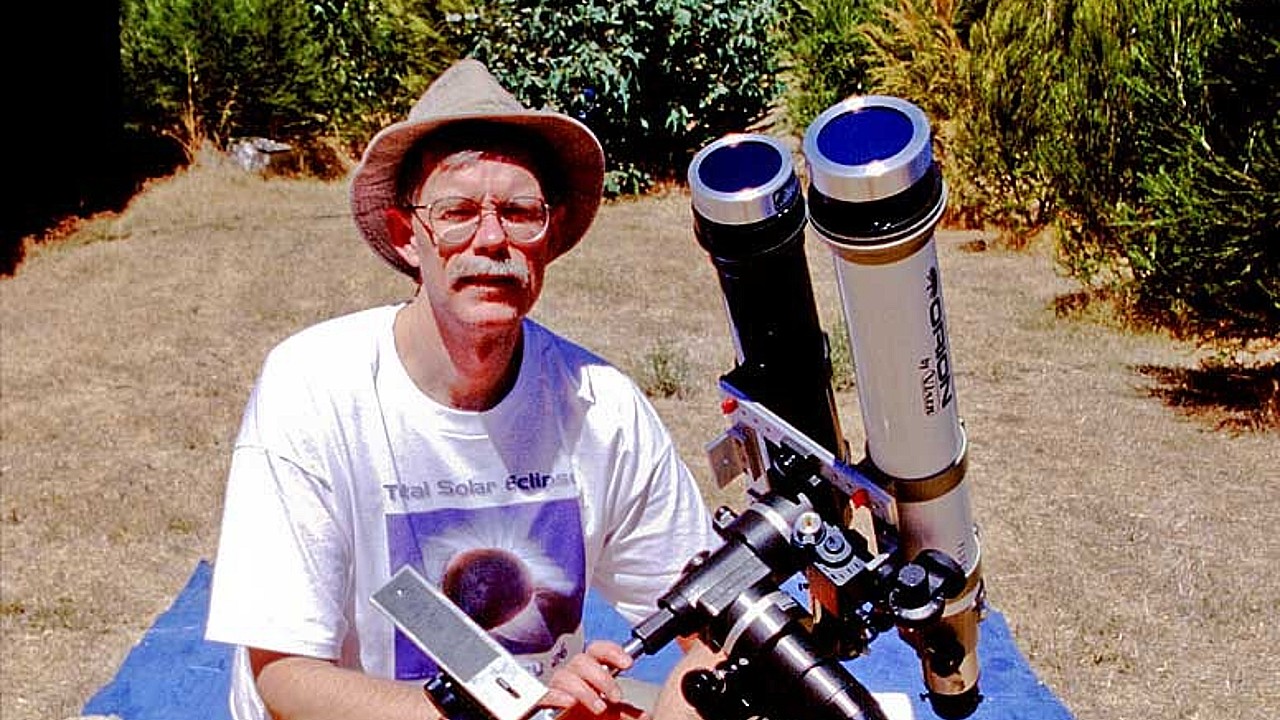Featured image for Fred Espenak, Renowned Eclipse Expert, Passes Away at 71