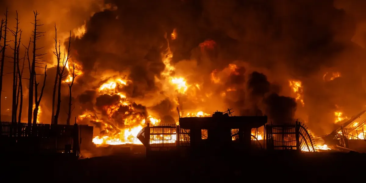 Iran Targets Qatar LNG, Fueling an Oil Market Rally