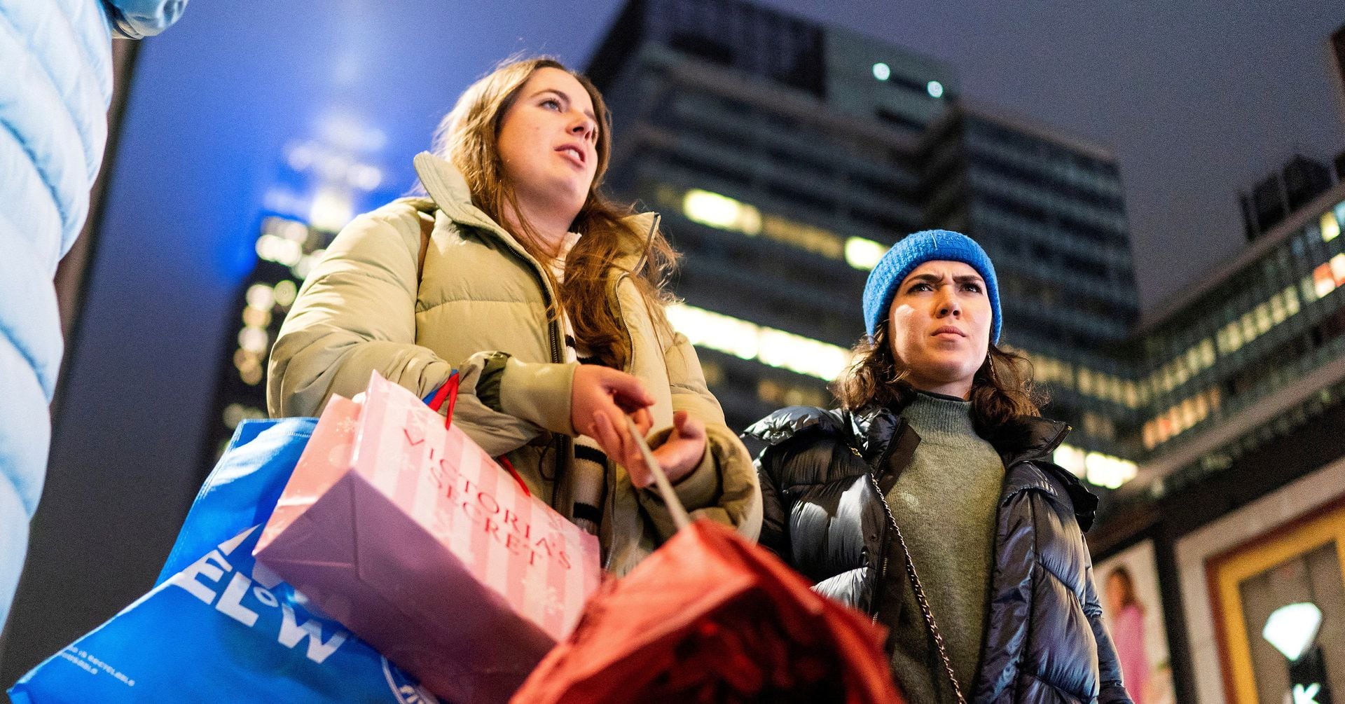 "US Inflation Moderately Rises in December, Fed Signals Potential Rate Cut"