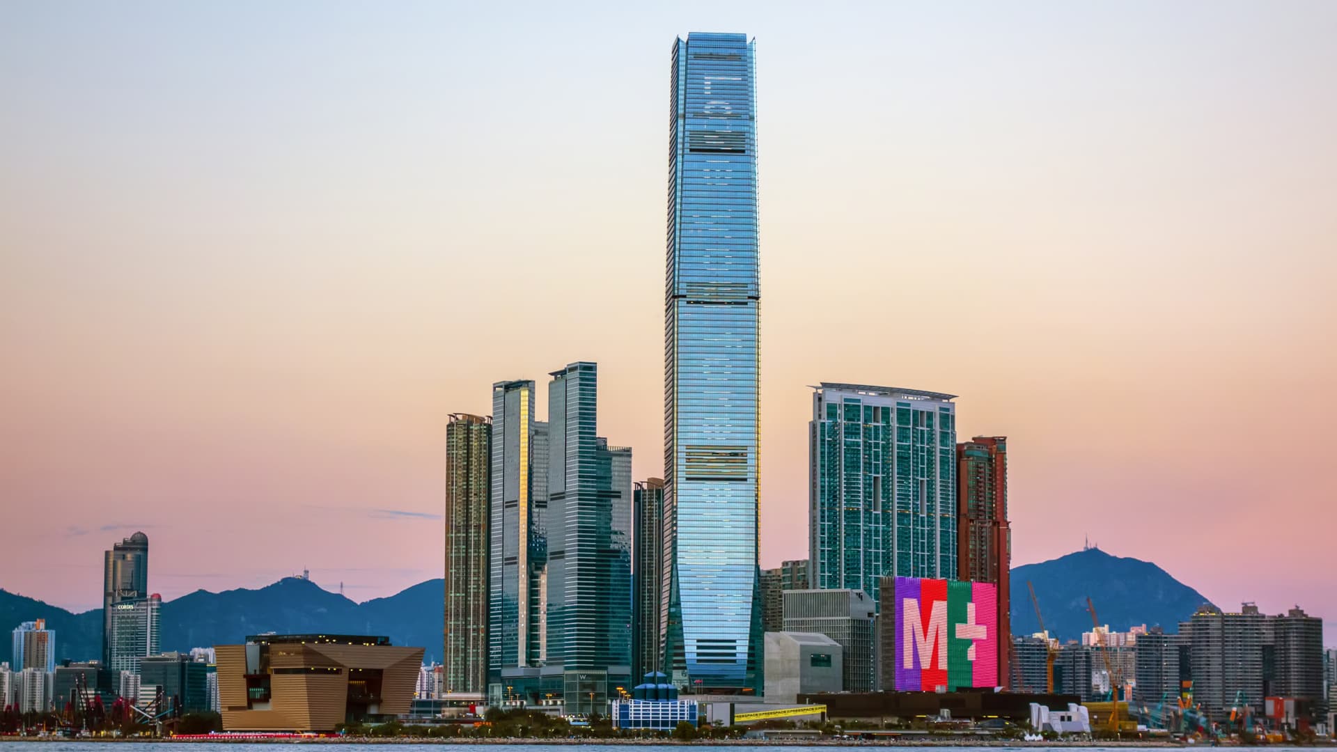 Featured image for Asian Markets Soar as Fed Raises Rates to 22-Year High