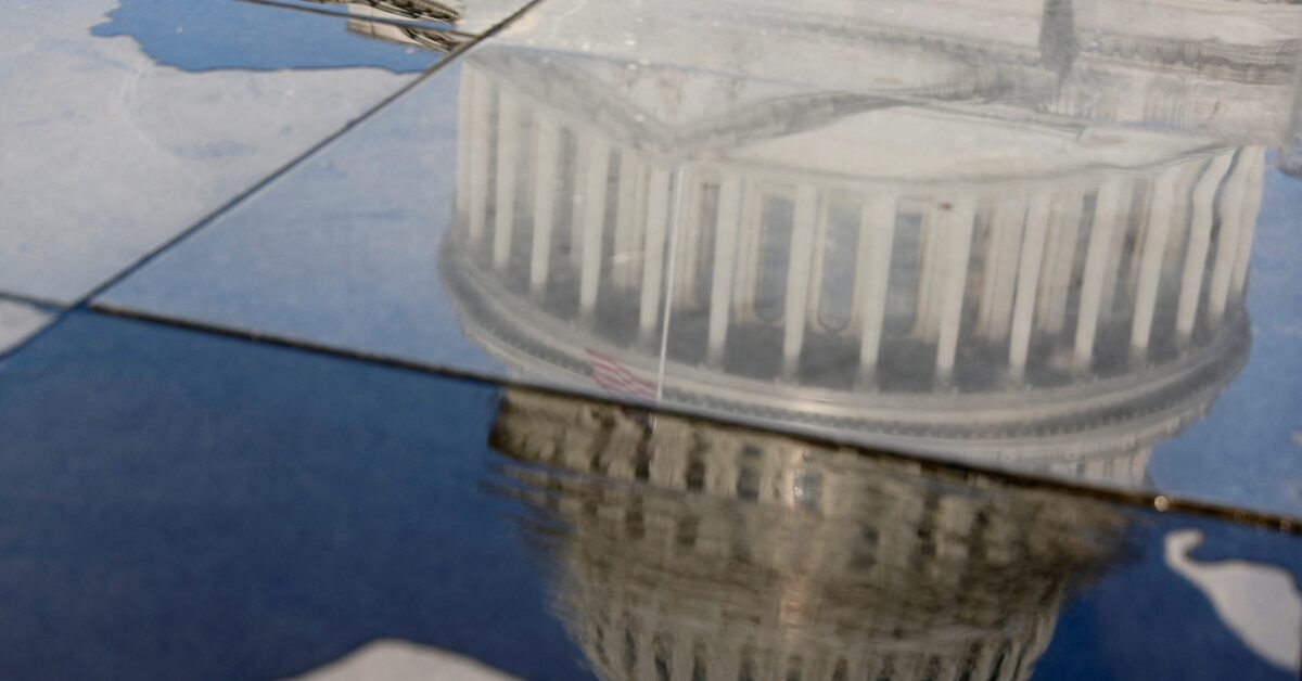 US Credit Rating in Jeopardy Amid Debt Ceiling Negotiations