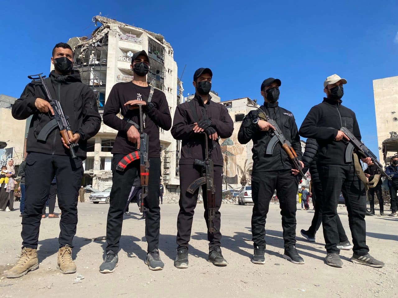 Featured image for Tensions Rise as Israel Supports Rival Gaza Militias Amid Aid Looting and Potential Civil Unrest