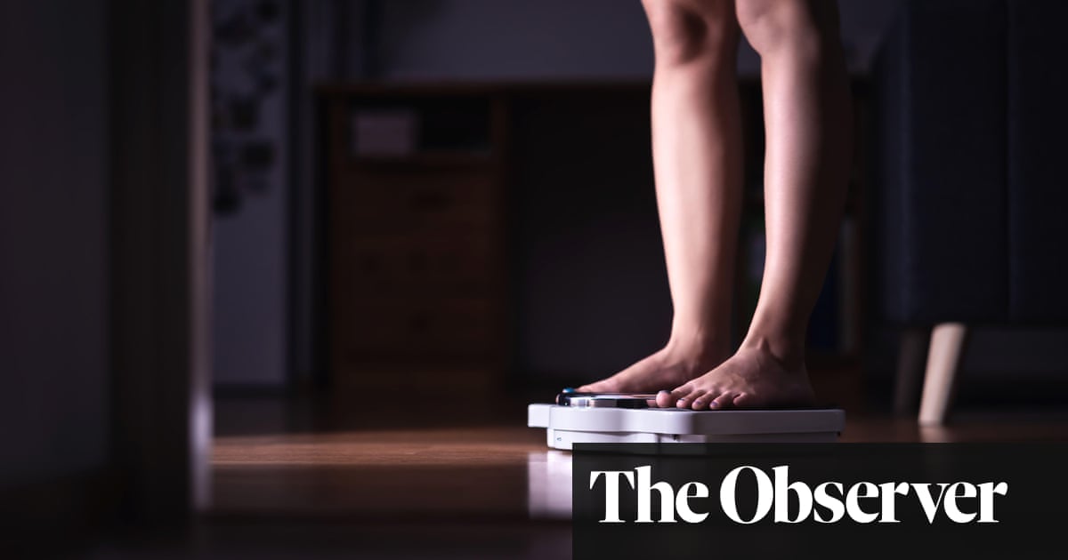 "Dietitian-Monitored Crash Diets Safe for Obese Teens, Study Shows"