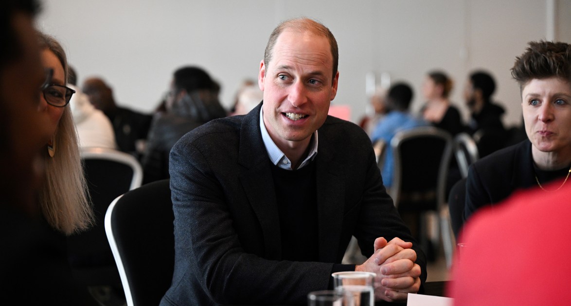 "Royal Update: Prince William's Personal Message, Royal Pregnancy Announcement & King Charles' Peacemaking Efforts"
