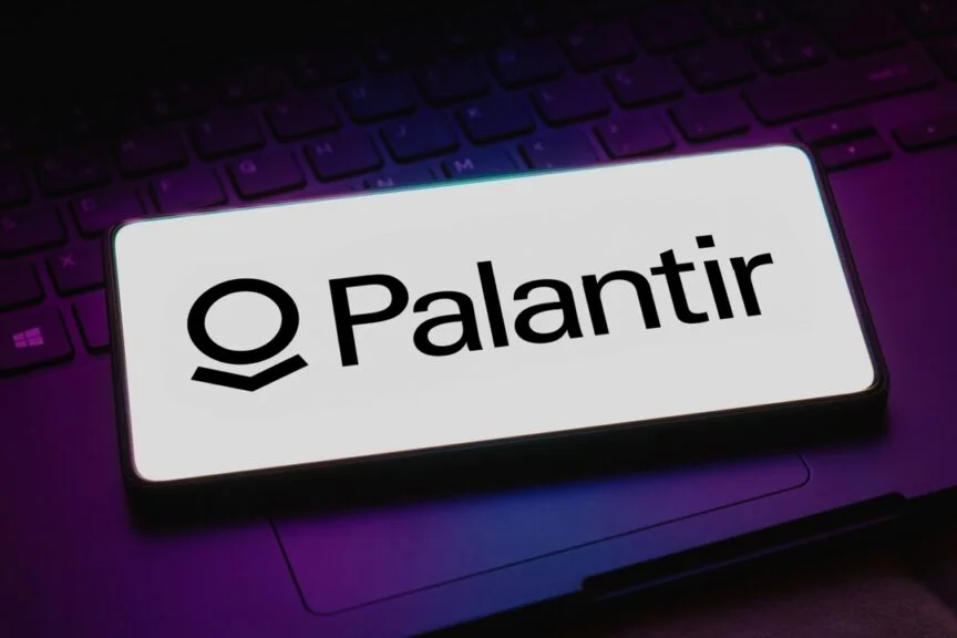 Palantir Stock Soars with Nasdaq Move Despite Investor Concerns