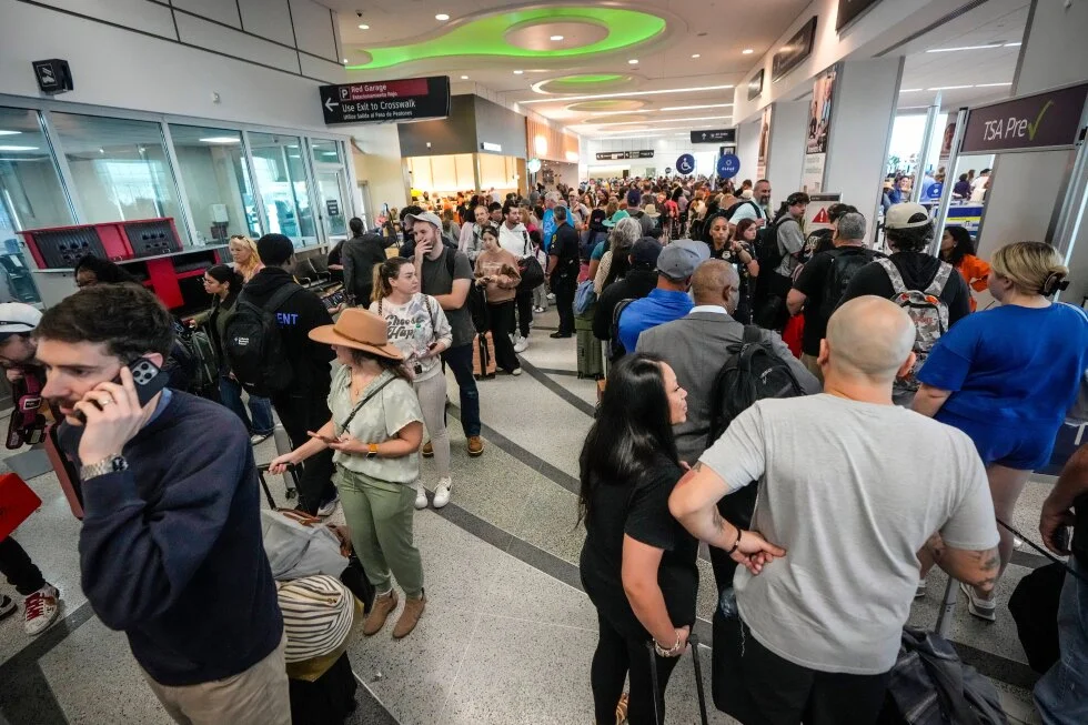 Flight lines lengthen at Houston and New Orleans airports as DHS shutdown hits security