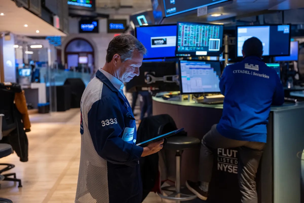 Featured image for Global Markets React to Geopolitical Tensions and Fed Rate-Cut Concerns