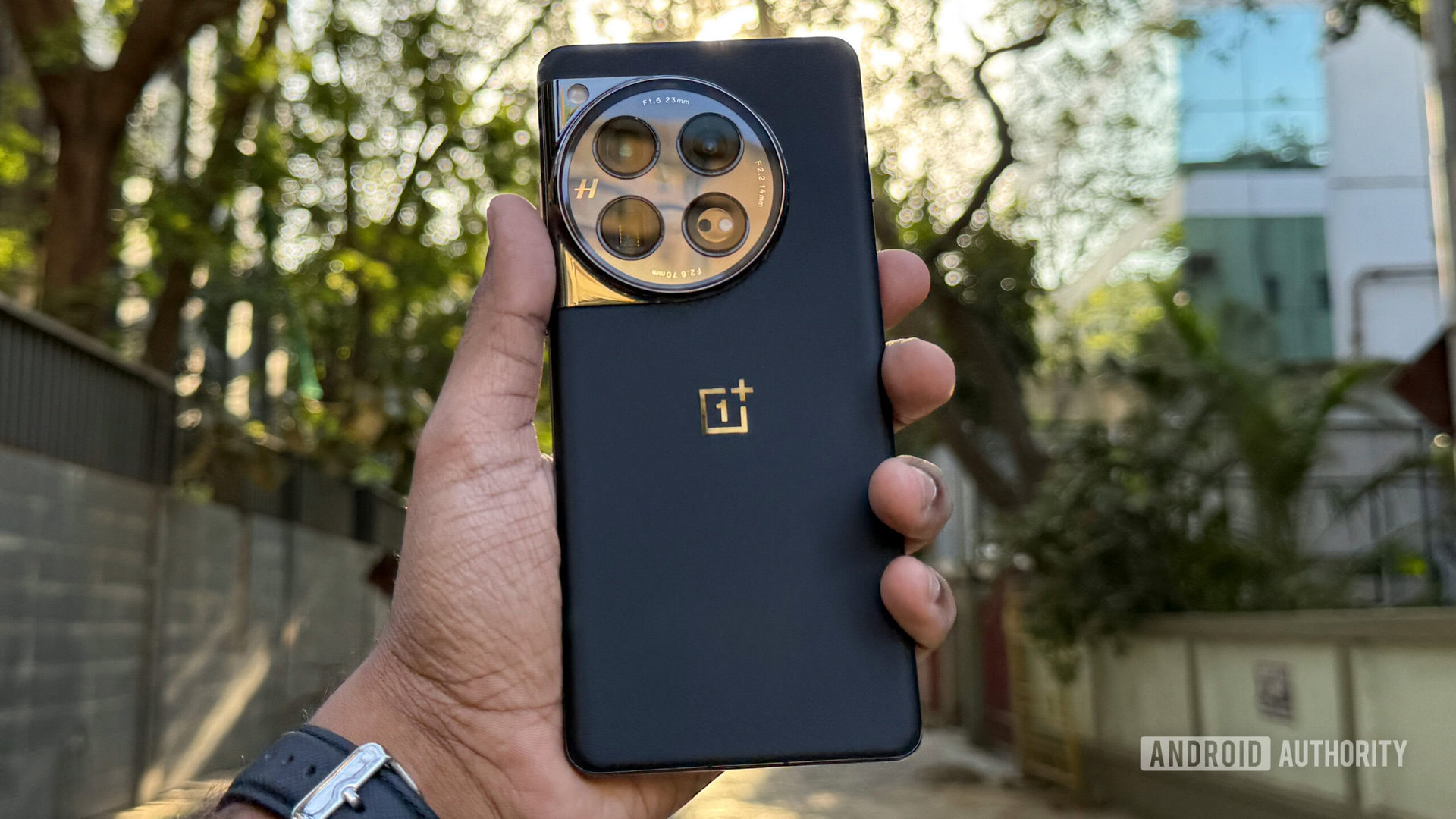 Featured image for "OnePlus 13 Leak Reveals Upgrades Amid Controversial Trade-Off"