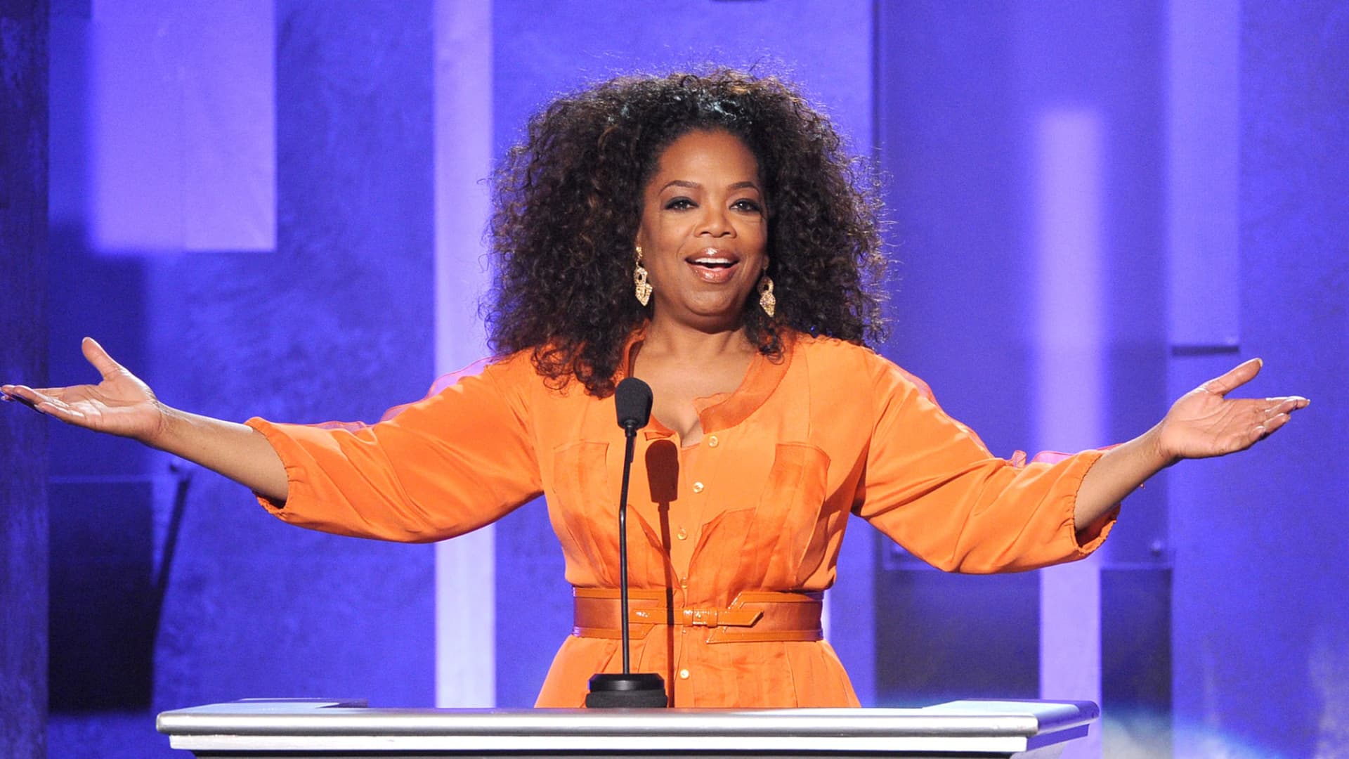 Featured image for Oprah's Inspiring Speeches: From Almost Turning Down Her First TV Job to Encouraging Graduates to Follow Their Hearts