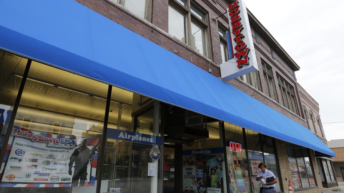 "Internet Sleuths Discover Real-Life Location of 'The Backrooms'"