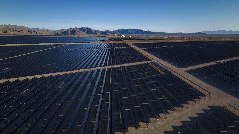 Featured image for Trump Admin Cancels Largest U.S. Solar Project