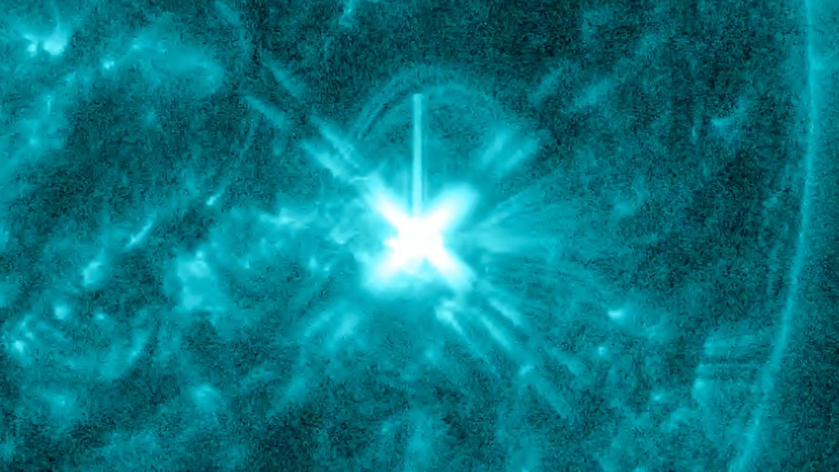 Featured image for "Solar Flare Eruption Causes Widespread Radio Blackouts"