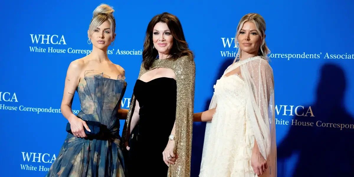 Tucker Carlson and 'Vanderpump Rules' collide at White House Correspondents' Dinner.