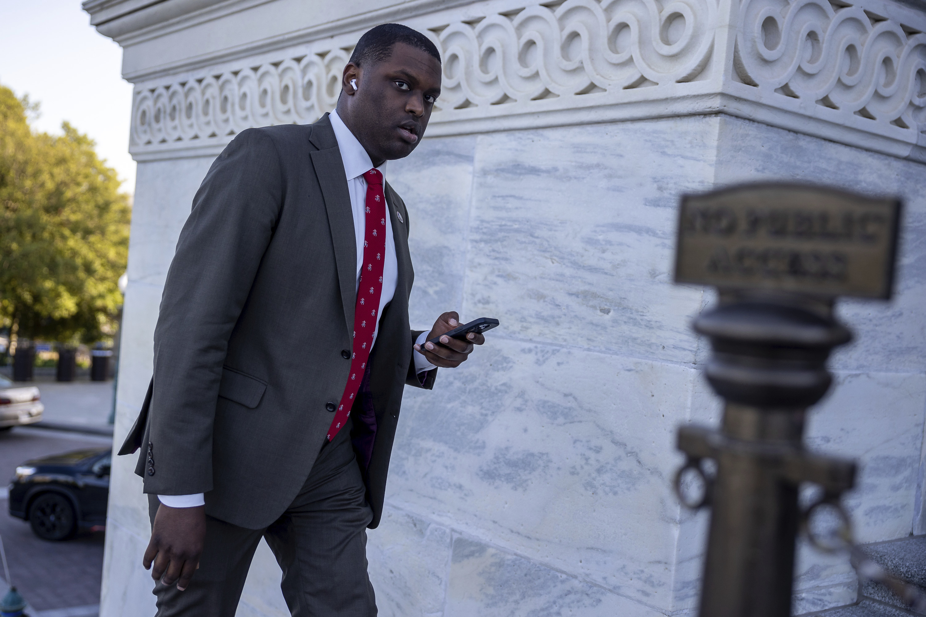 Featured image for Liz Whitmer Gereghty Withdraws from New York House Race