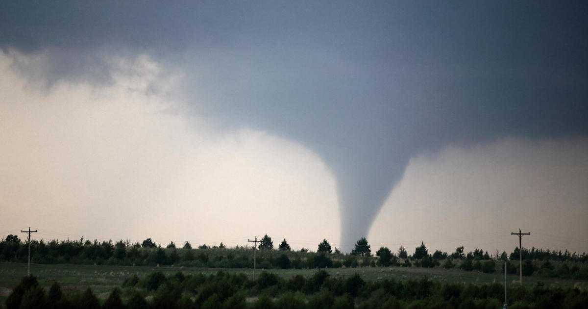 Featured image for "Tornado Alley Shifts Eastward, New Study Reveals"