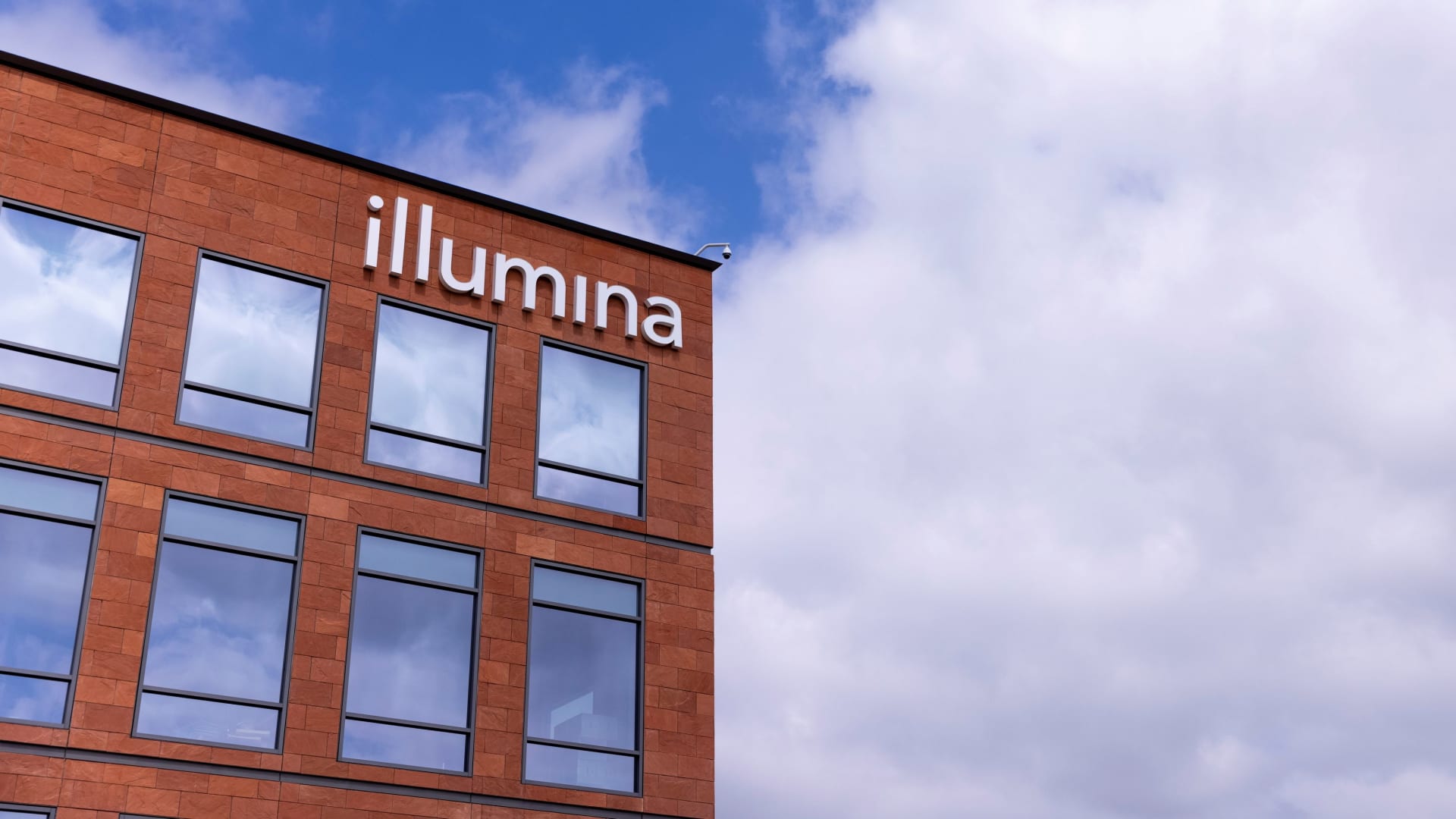 Illumina's cost-cutting strategy to combat shrinking margins.