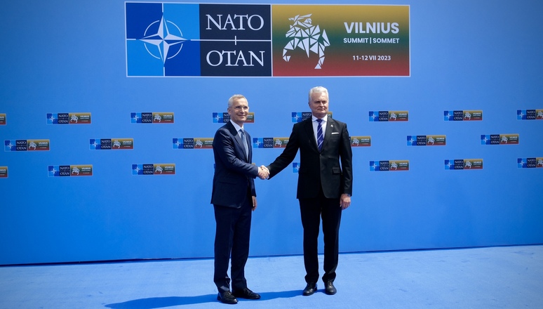 "NATO Summit: Ukraine's Agenda Dominates Talks on Defense Plans and Membership"