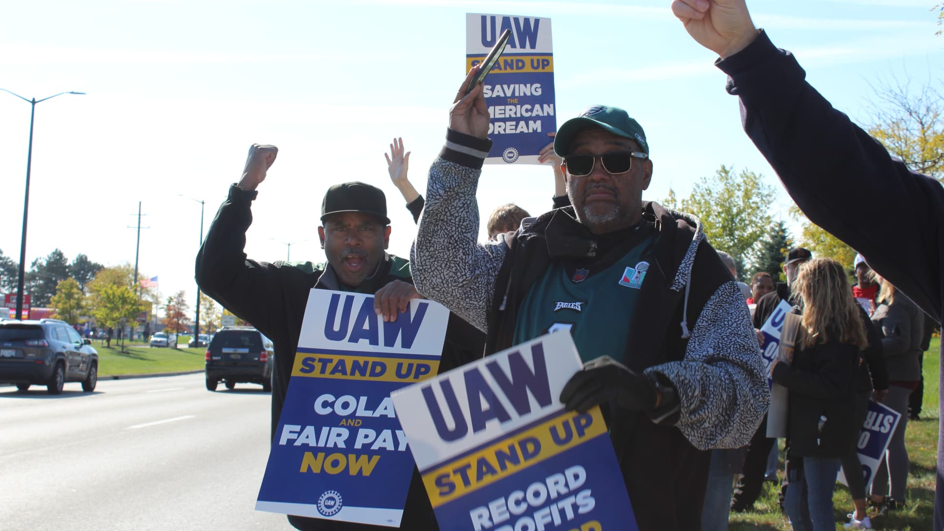 UAW and Stellantis Strike Deal: Investments, Reopening Plant, and New RAM Midsize Truck