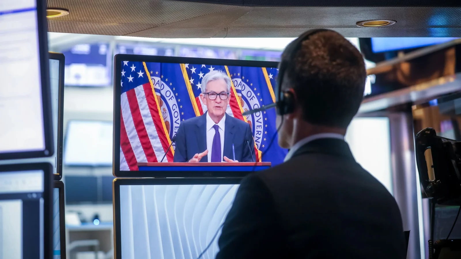 Weak July Jobs Data Sparks Rate Cut Speculation and Economic Concerns