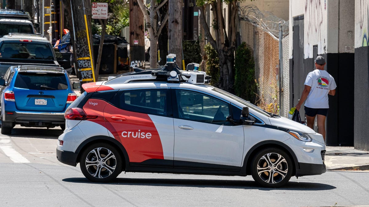 Featured image for "Cruise's Regulatory Woes: Bad Internet Connection Conceals Pedestrian-Dragging Incident"