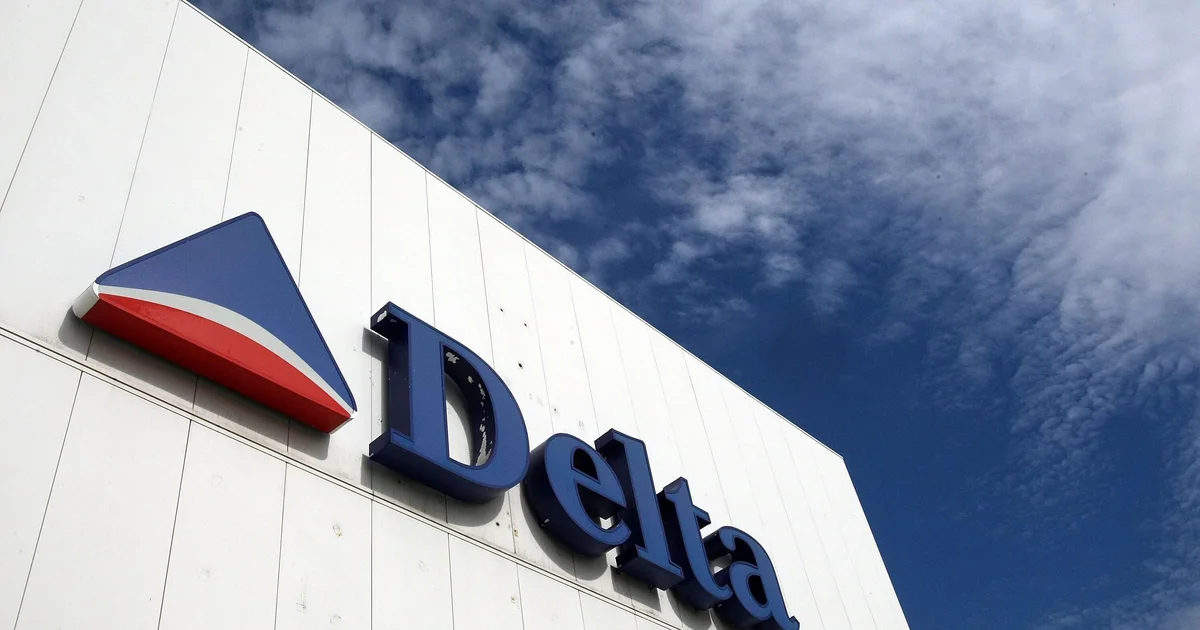 Featured image for Delta Flight with 300 Passengers Diverts to Atlantic Island Due to Engine Trouble