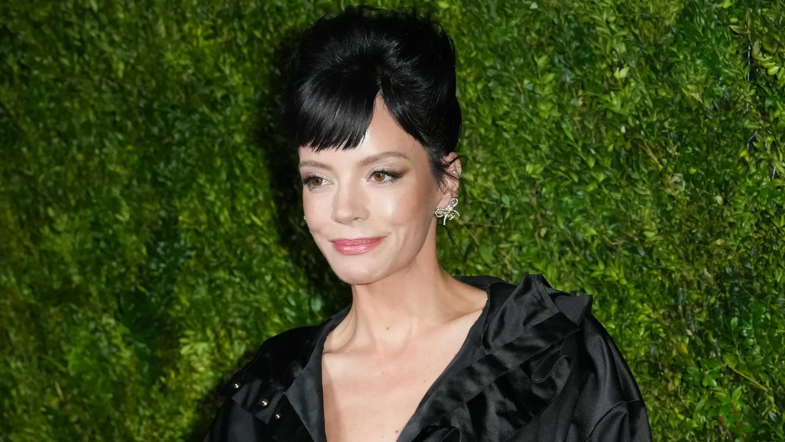 Featured image for Lily Allen and David Harbour Sell Brooklyn Brownstone Amid Split