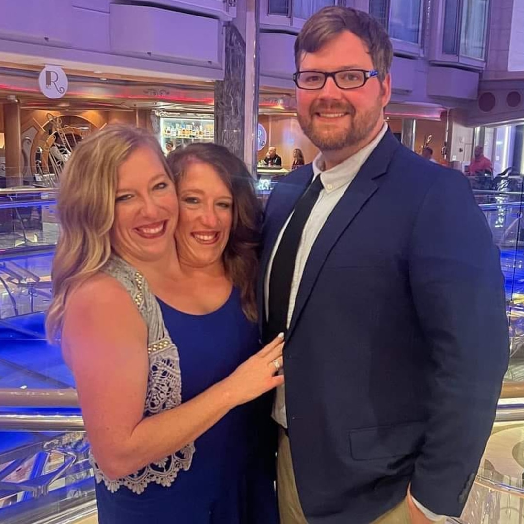 Featured image for "Conjoined Twin Abby Hensel's Husband Faces Paternity Suit After 2021 Wedding"