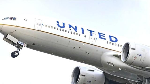 Featured image for Navigating the Turbulent Summer Travel Season: Tips for Airline Passengers