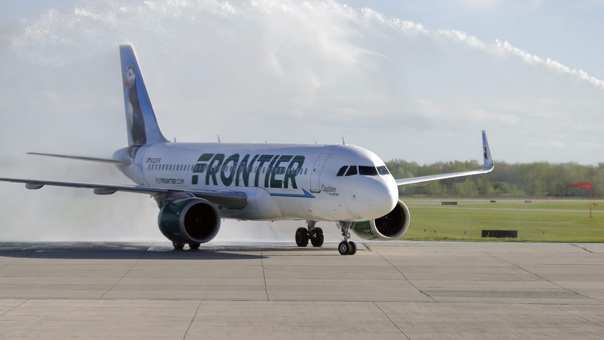 Featured image for "Passengers Evacuated from Frontier Airlines Flight in Charlotte Due to Strong Odor"