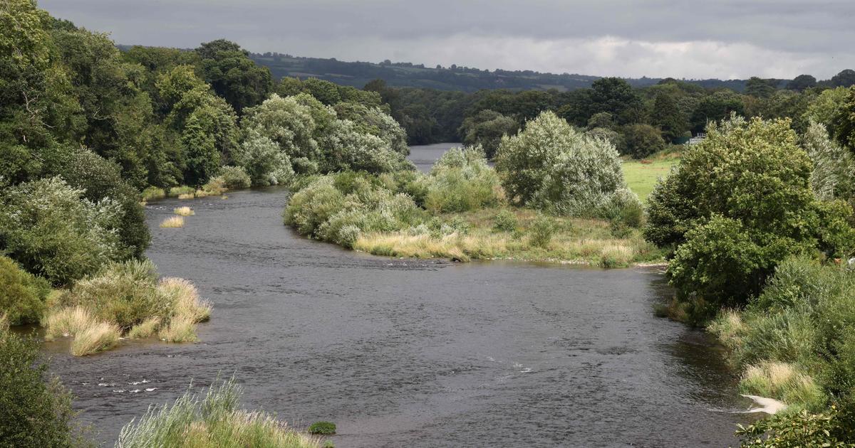 Featured image for "Enigmatic 10-Foot Steel Monolith Discovered on Remote Welsh Hill"