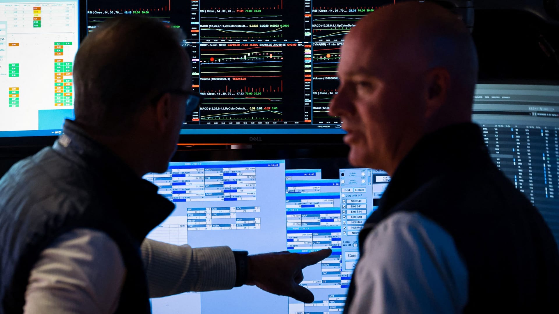 Upcoming Jobs Data Sparks Cautious Investor Outlook Amid Fed Rate Cut Expectations