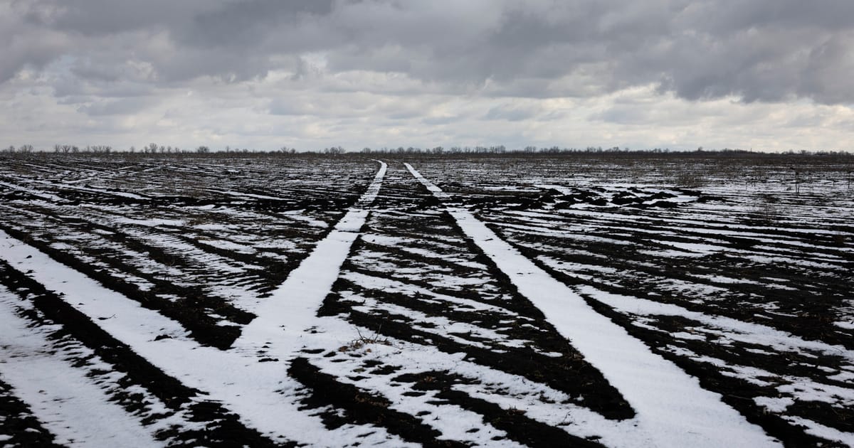 "Power Outages and Arrests: Moscow's Winter Freeze Crisis"