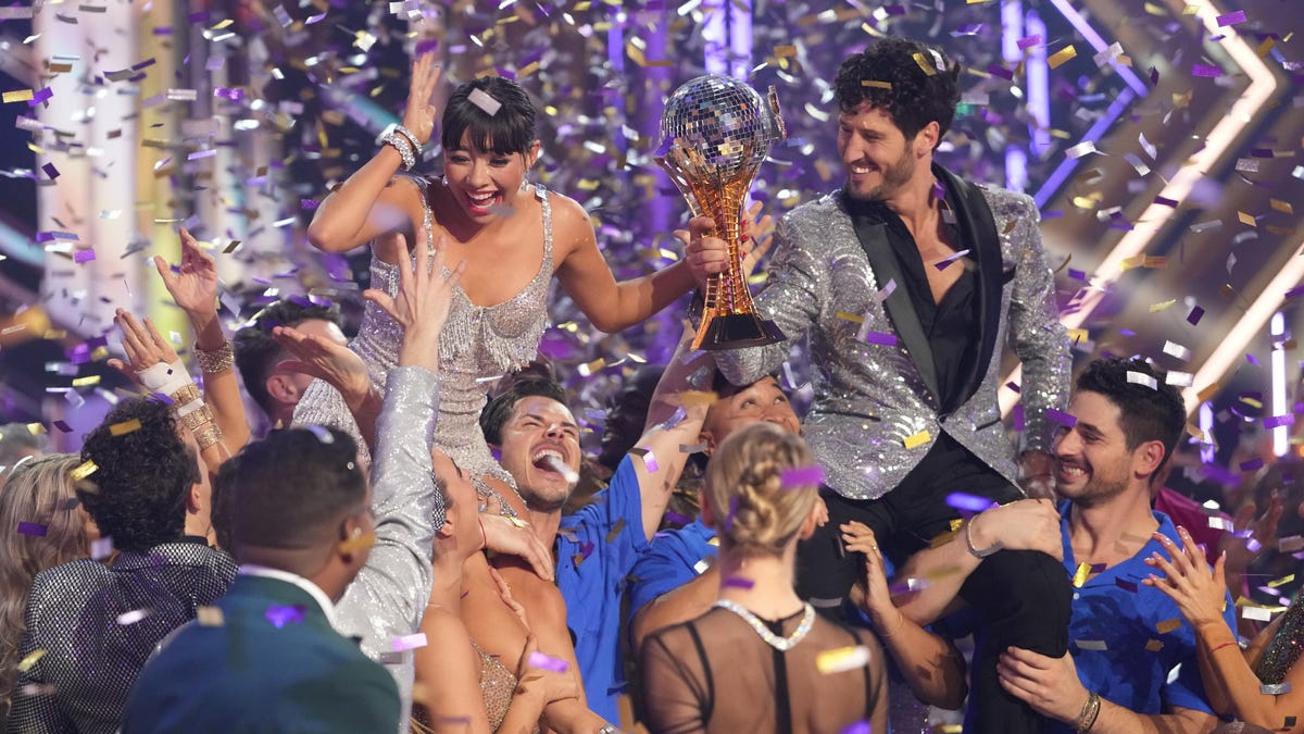 Featured image for Xochitl Gomez Takes Home Mirrorball Trophy in 'DWTS' Season 32 Finale