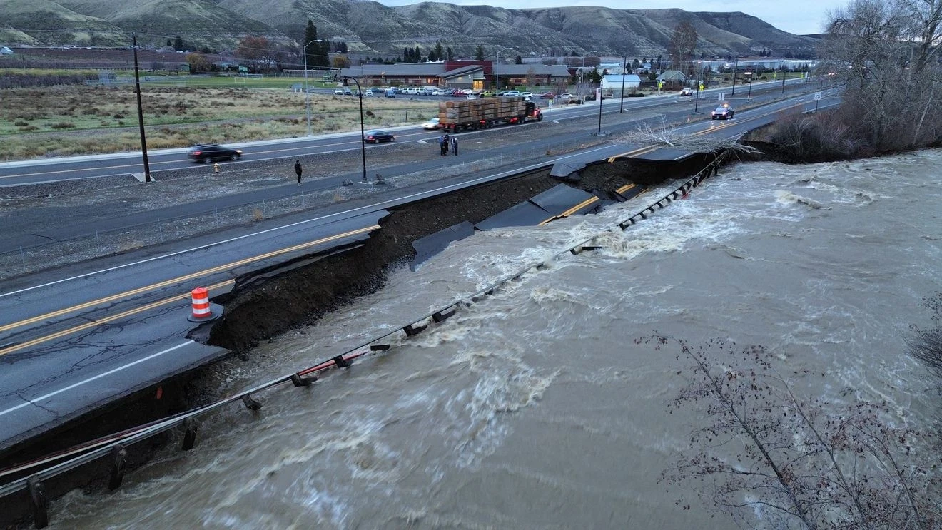 Featured image for US Highway 12 near Naches Closed for Flood Repairs