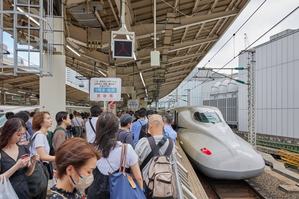 "Japan's Holiday Week Threatened by Typhoon Lan's Arrival"