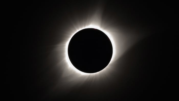 "Michigan's April 8 Solar Eclipse Viewing Time Revealed"