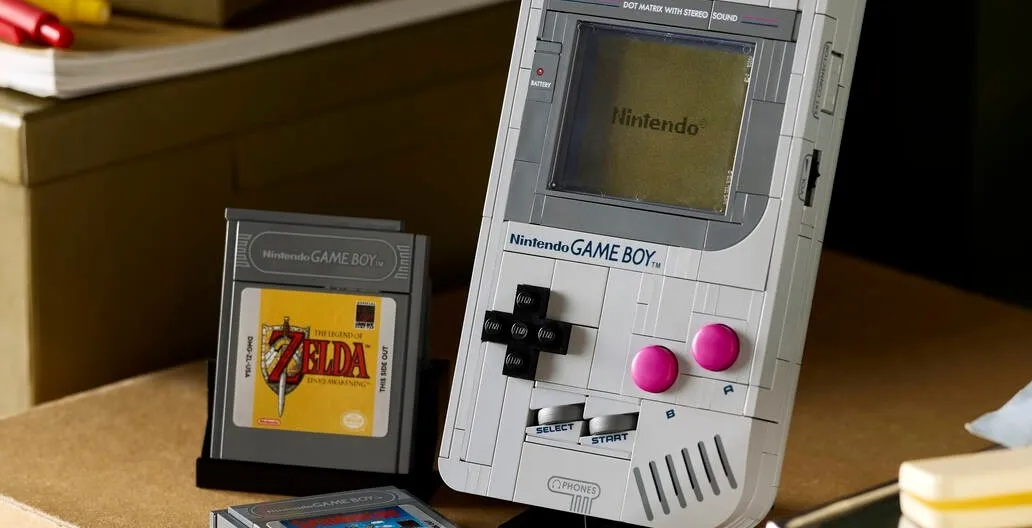 Featured image for Lego Unveils Retro Nintendo Game Boy Set with Lenticular Display