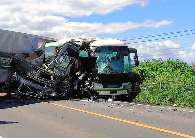 Fatal Collision on Hokkaido Road Leaves 5 Dead.