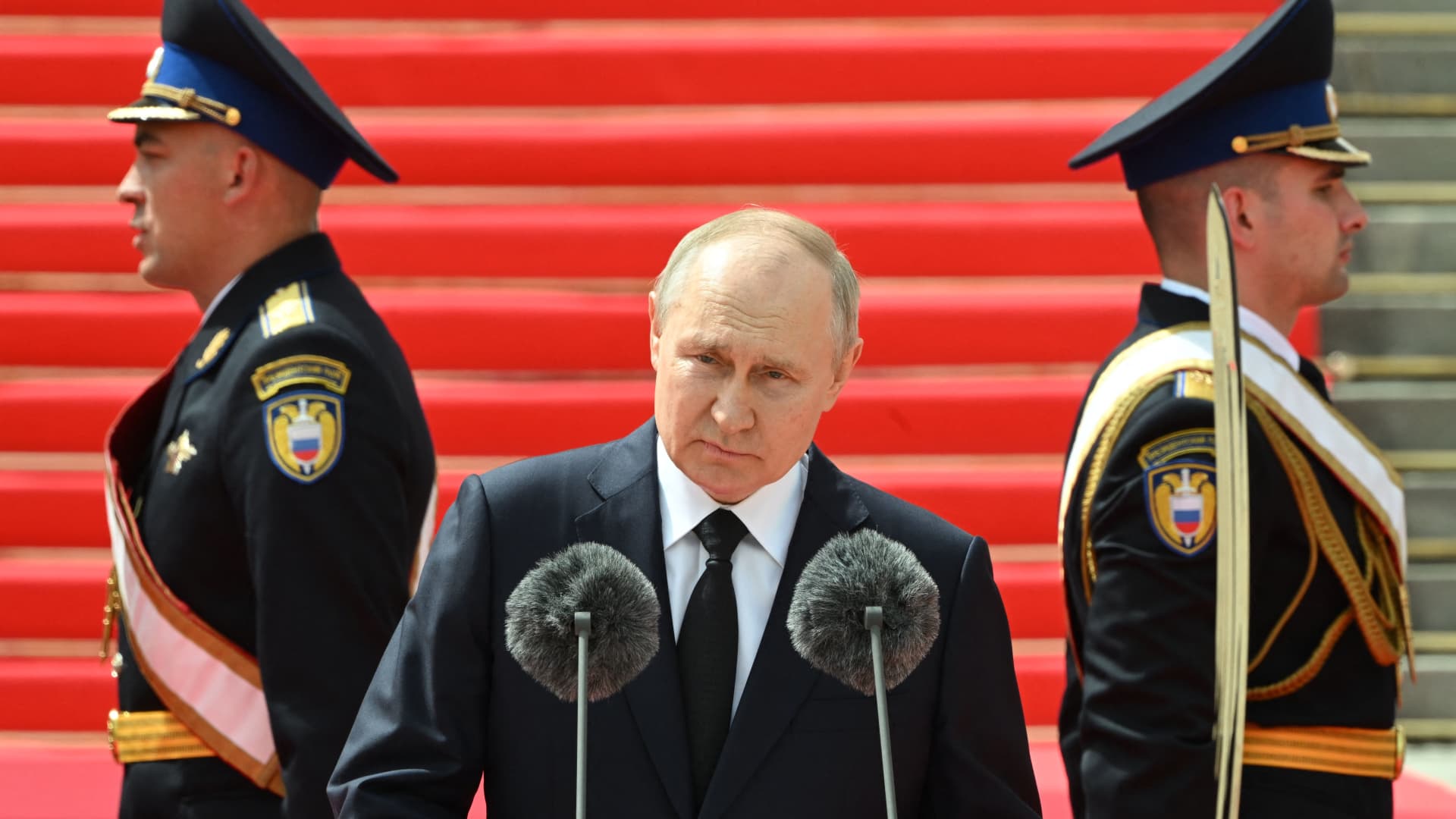 "Putin Signs Decree for 150,000 Spring Military Conscripts, Ukraine Issues Fatal Warning to Russia"