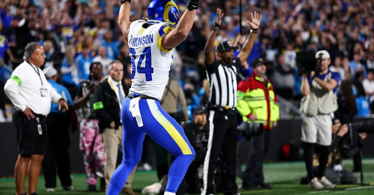 Stafford's late surge lifts Rams to wild-card win over Panthers