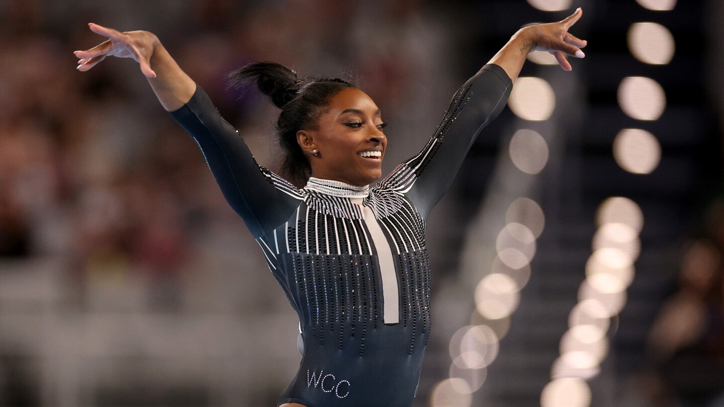 Featured image for Simone Biles Dominates Day 1 of U.S. Championships