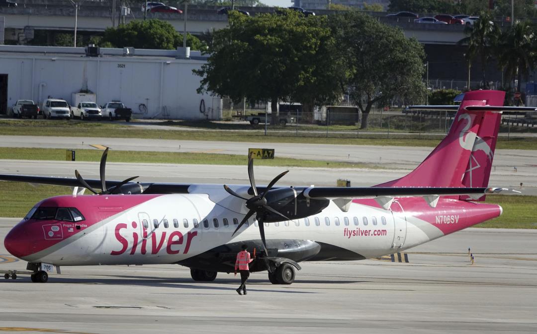 Featured image for Silver Airways Ceases Operations, Stranding Passengers