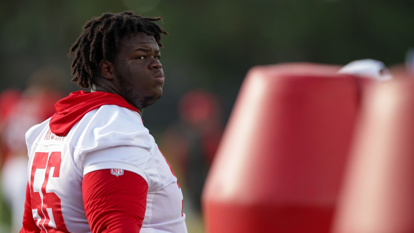 Featured image for Buccaneers Sign 464-Pound Desmond Watson to Practice Squad