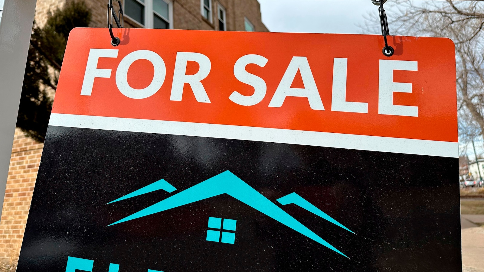 "Rising Mortgage Rates Cool Spring Housing Market Demand"