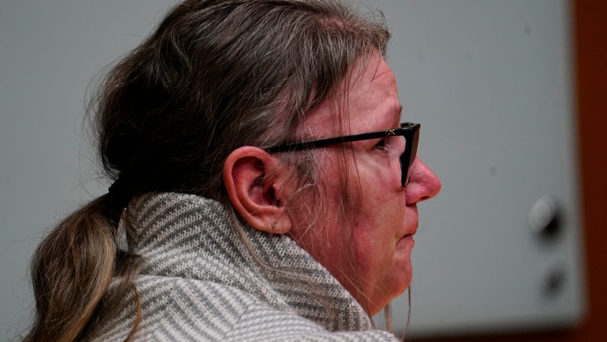 Featured image for "Michigan School Shooter's Mother Faces Jury as Affair and Gun Gift Revelations Surface"