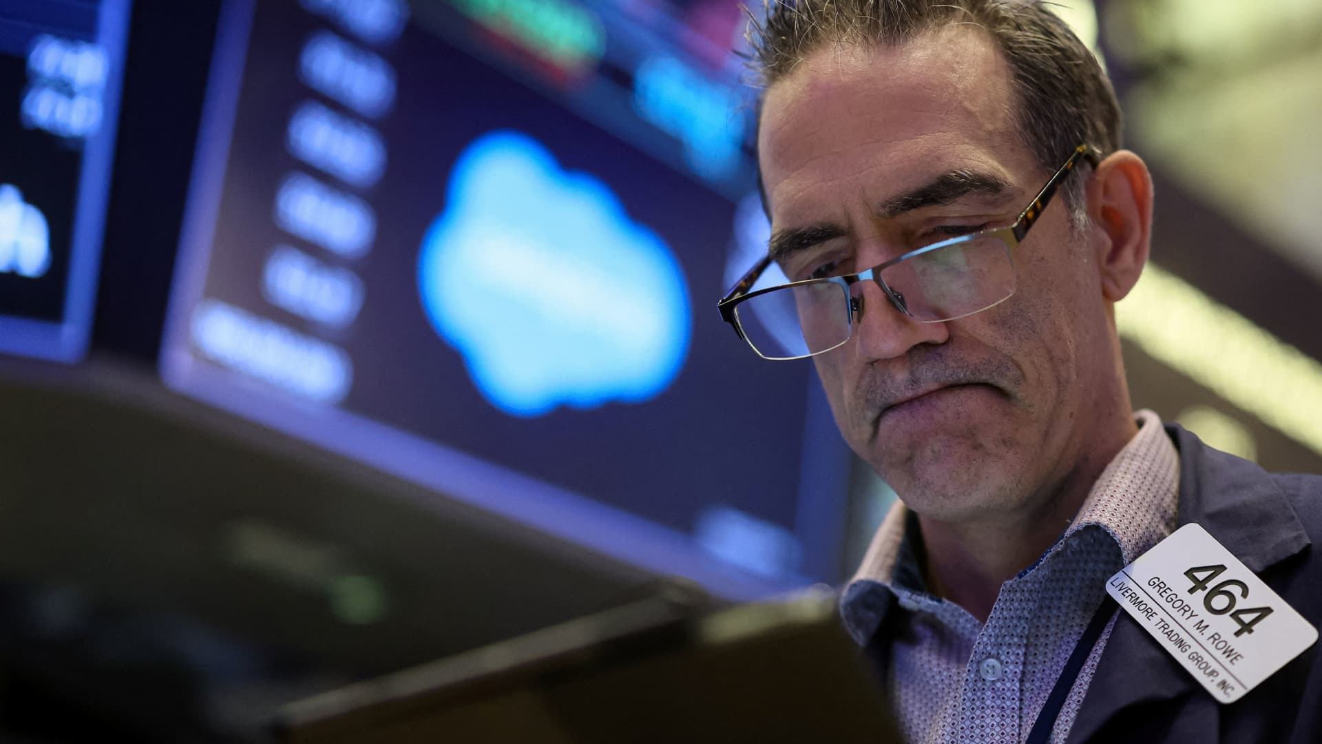 Salesforce Shares Plummet on Weak Revenue and Profit Outlook