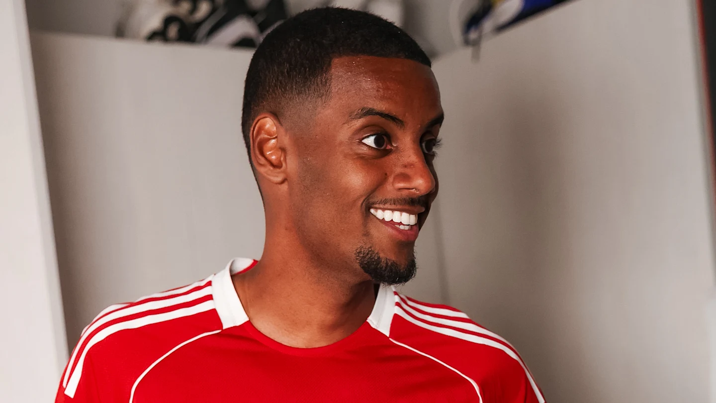 Featured image for Liverpool's Alexander Isak Transfer: Debut, Reactions, and Transfer Saga