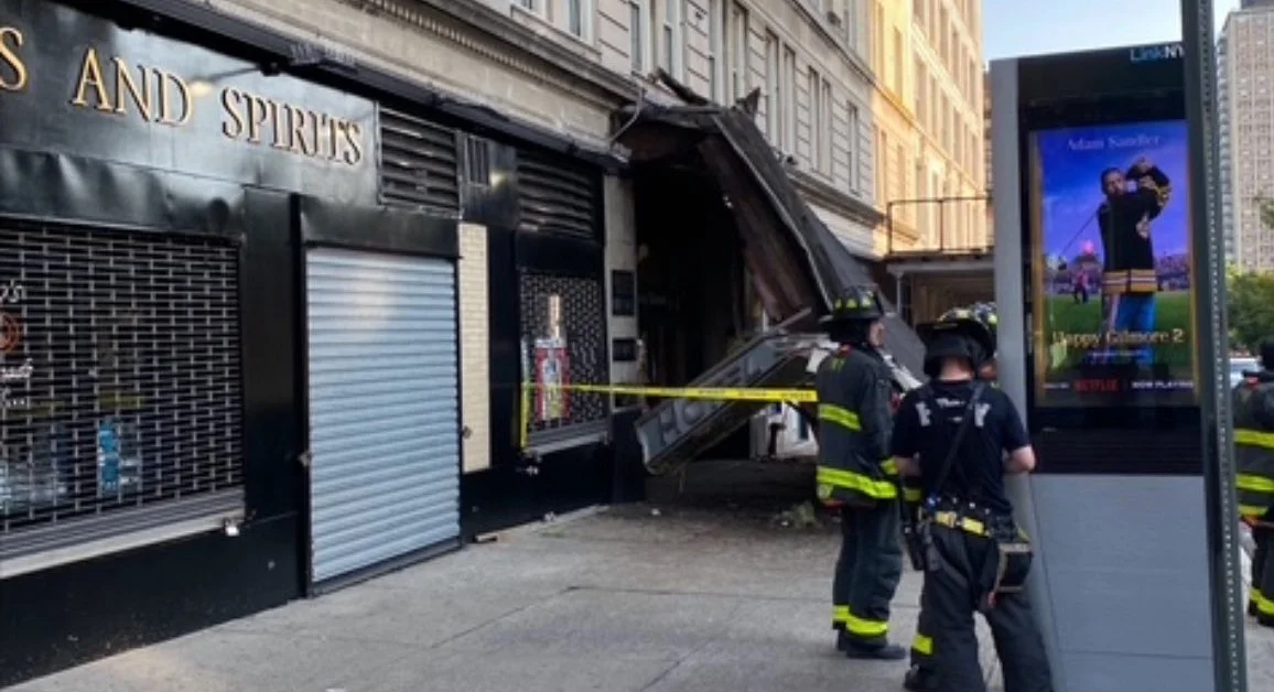 Featured image for Brooklyn Heights Subway Entrance Hit by Large Collapsing Awning